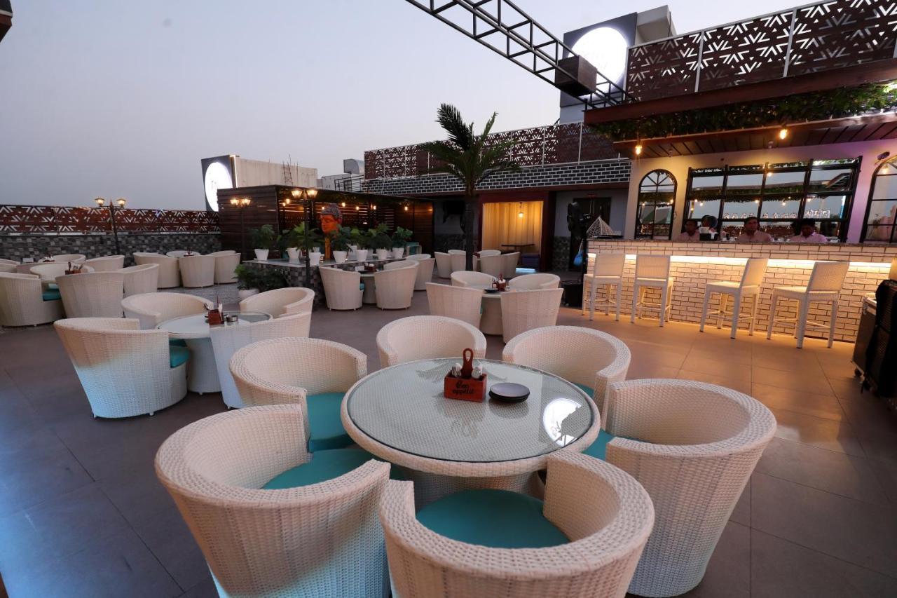 Hotel Crown Ceremonies Faridabad Exteriér fotografie