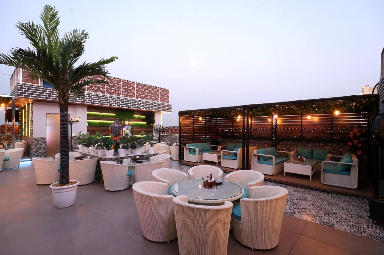 Hotel Crown Ceremonies Faridabad Exteriér fotografie