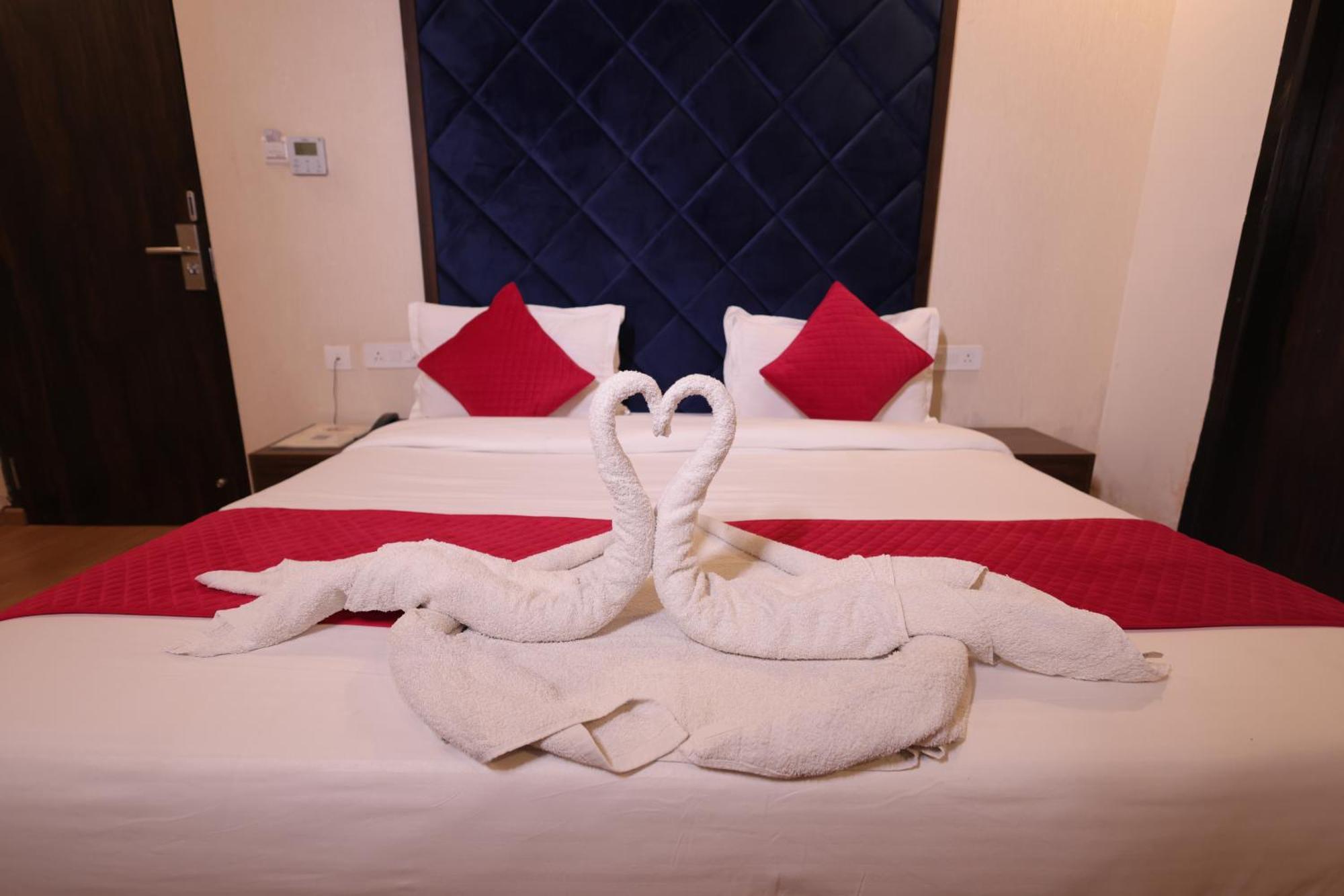 Hotel Crown Ceremonies Faridabad Exteriér fotografie