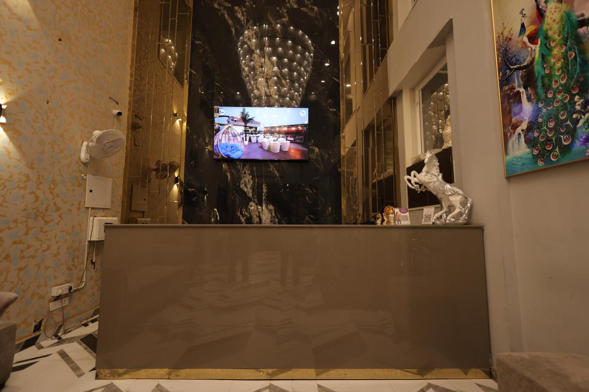 Hotel Crown Ceremonies Faridabad Exteriér fotografie