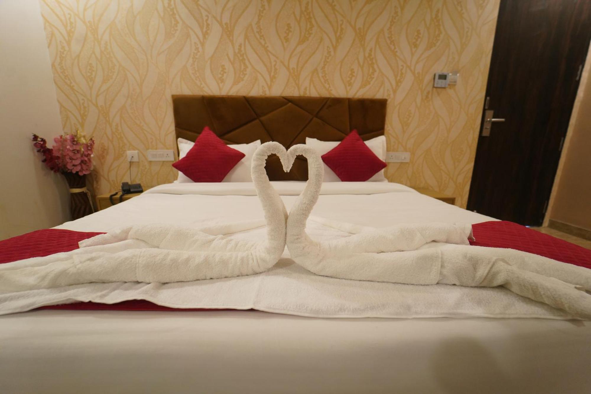 Hotel Crown Ceremonies Faridabad Exteriér fotografie