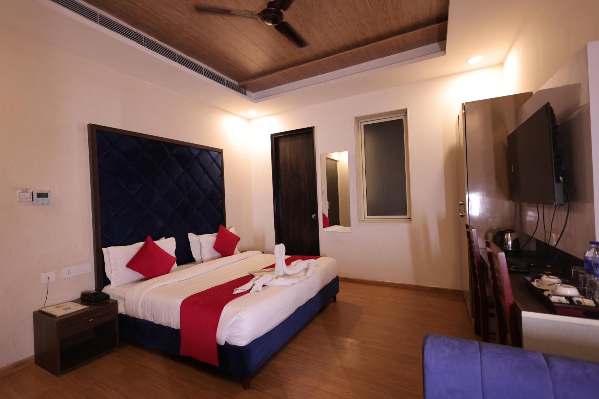 Hotel Crown Ceremonies Faridabad Exteriér fotografie